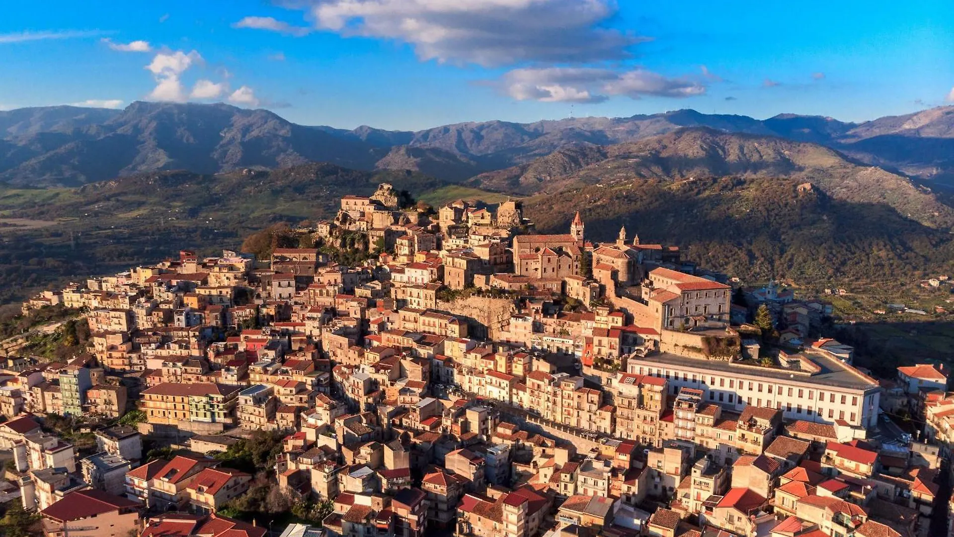 Il Calice Dell'Etna Villa Passopisciaro Italy